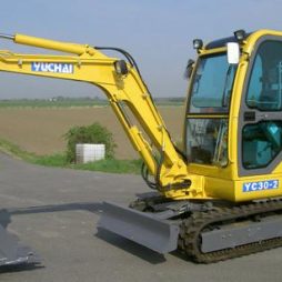 Мини-экскаватор YUCHAI YC 30-2