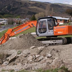 Запчасти гусеничного экскаватора HITACHI EX150LC